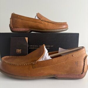 Frye Lewis Venetian 2.0 Tan Leather Loafers Mens 8M New With Box Driver Moccasin